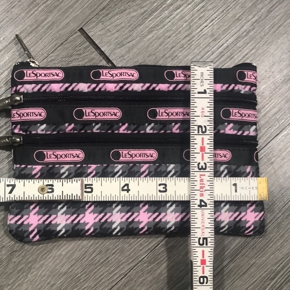 LeSportSac 2 Piece Set Houndstooth Pink, Gray, White Crossbody & matching Clutch - Picture 4 of 9